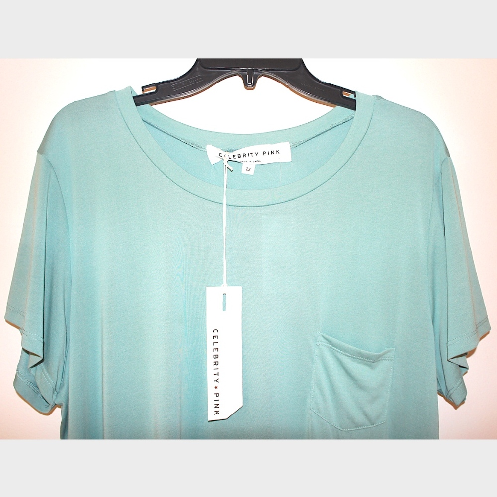 Clarence sale♥️Celebrity Pink Plus Size top 2X - Picture 5 of 6